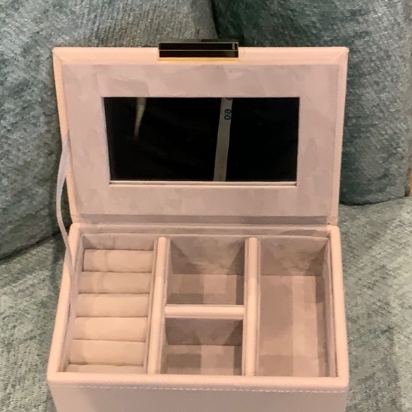 Max Studio Storage & Organization Beautiful Max Studio Jewelry